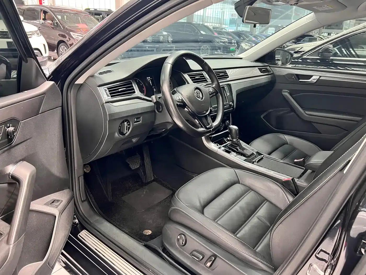 2017 Passat 330TSI DSG Premium Edition — миниатюра 11