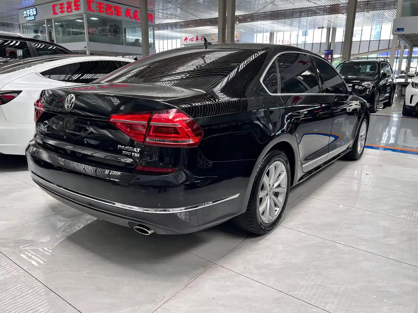 2017 Passat 330TSI DSG Premium Edition — миниатюра 6