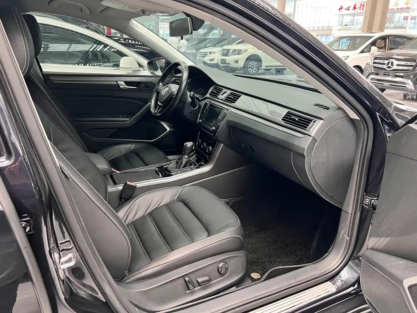 2017 Passat 330TSI DSG Premium Edition — миниатюра 7