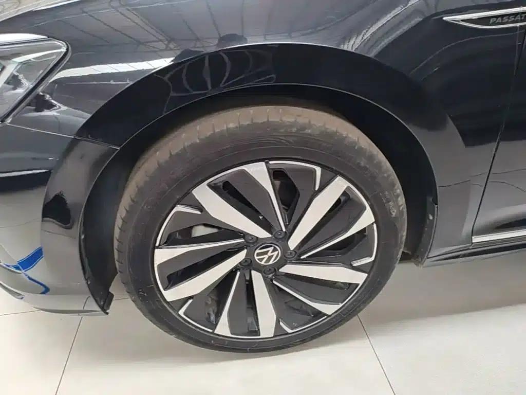 2022 Volkswagen Passat 330TSI Elite Edition — миниатюра 23