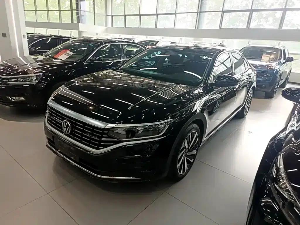 2022 Volkswagen Passat 330TSI Elite Edition — миниатюра 2