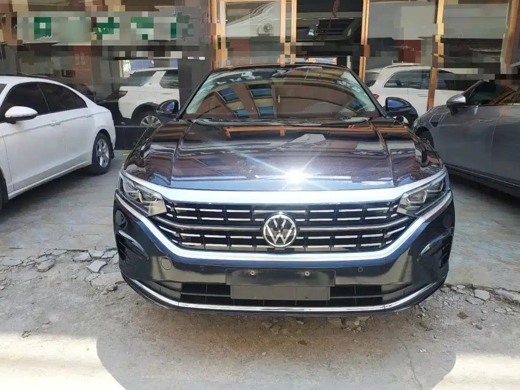 2022 Passat 330TSI Luxury Edition — миниатюра 3