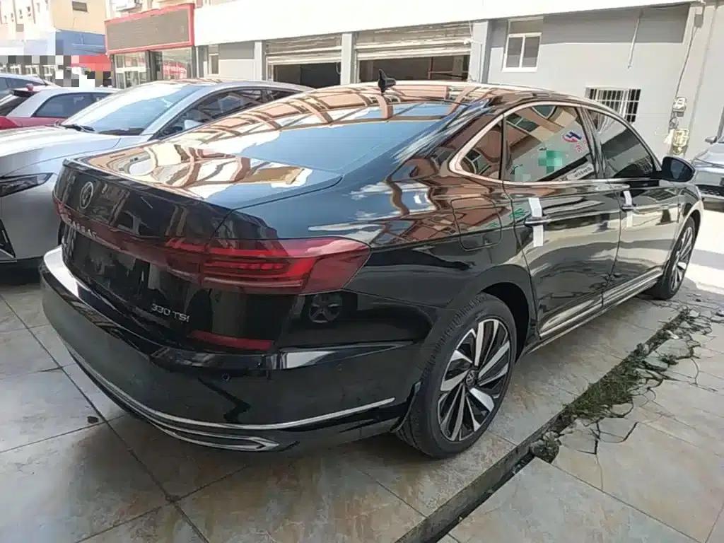 2022 Passat 330TSI Luxury Edition — миниатюра 7