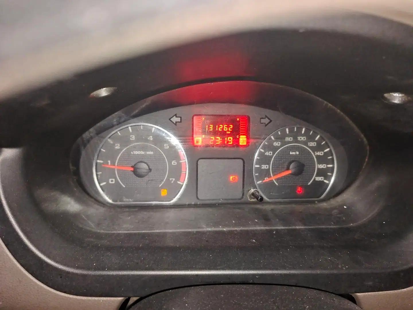 Wuling Rongguang V 2015 1.5L Base Version — миниатюра 12