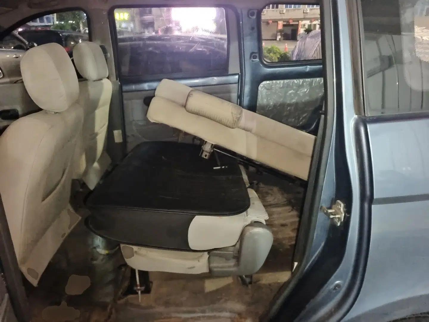 Wuling Rongguang V 2015 1.5L Base Version — миниатюра 17