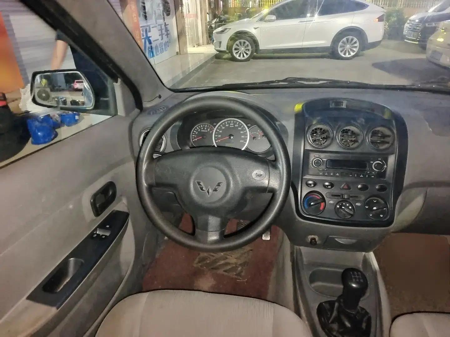 Wuling Rongguang V 2015 1.5L Base Version — миниатюра 10