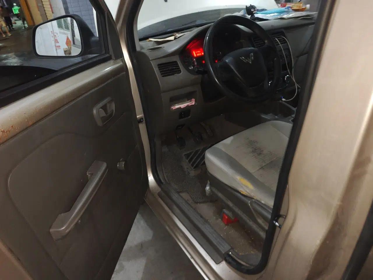 Wuling Rongguang V 2015 1.2L Practical Model — миниатюра 16