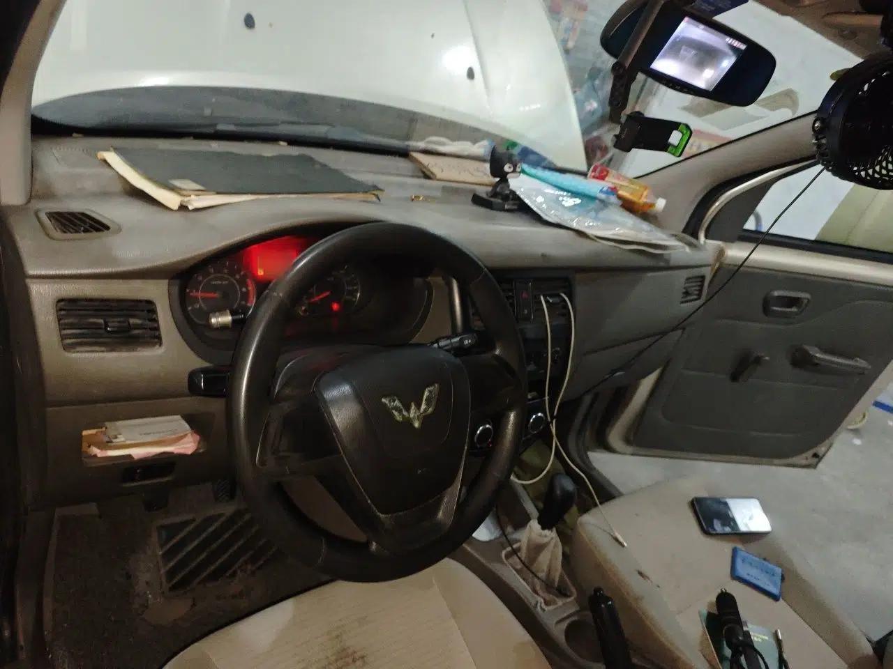 Wuling Rongguang V 2015 1.2L Practical Model — миниатюра 9