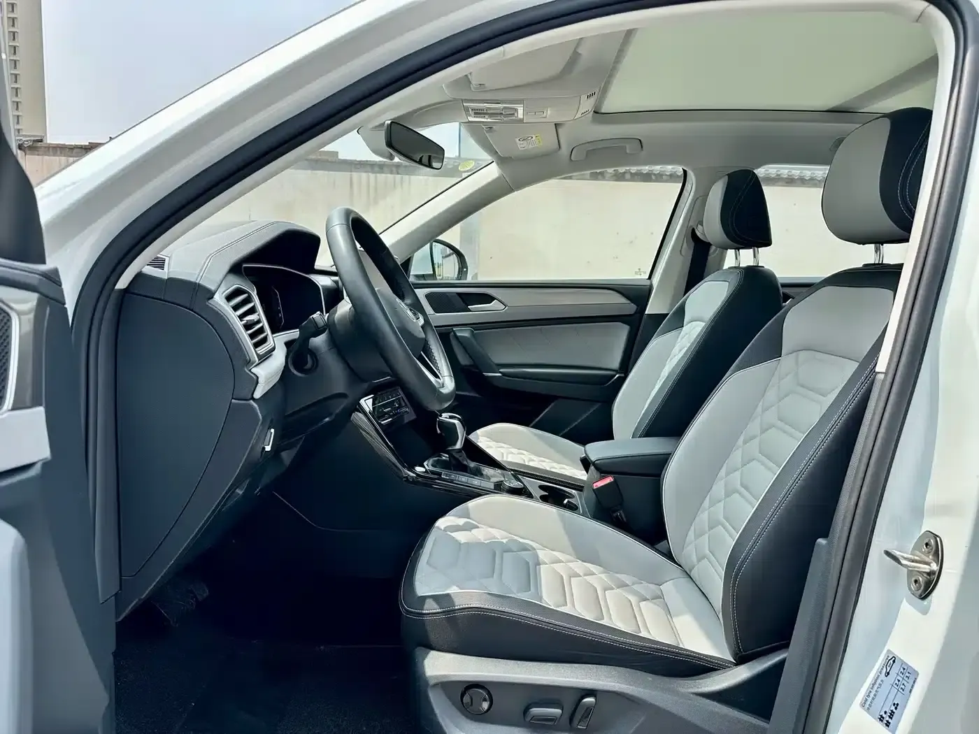 Tayron 2023 Facelift 380TSI AWD R-Line High-Performance Edition — миниатюра 4