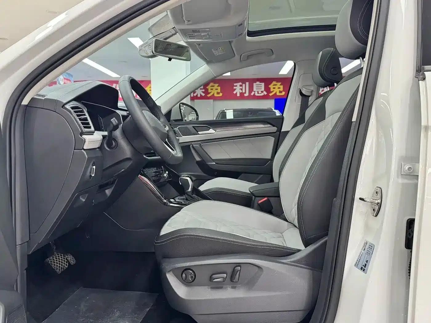 Tayron 2025 Popular Edition 300TSI — миниатюра 10