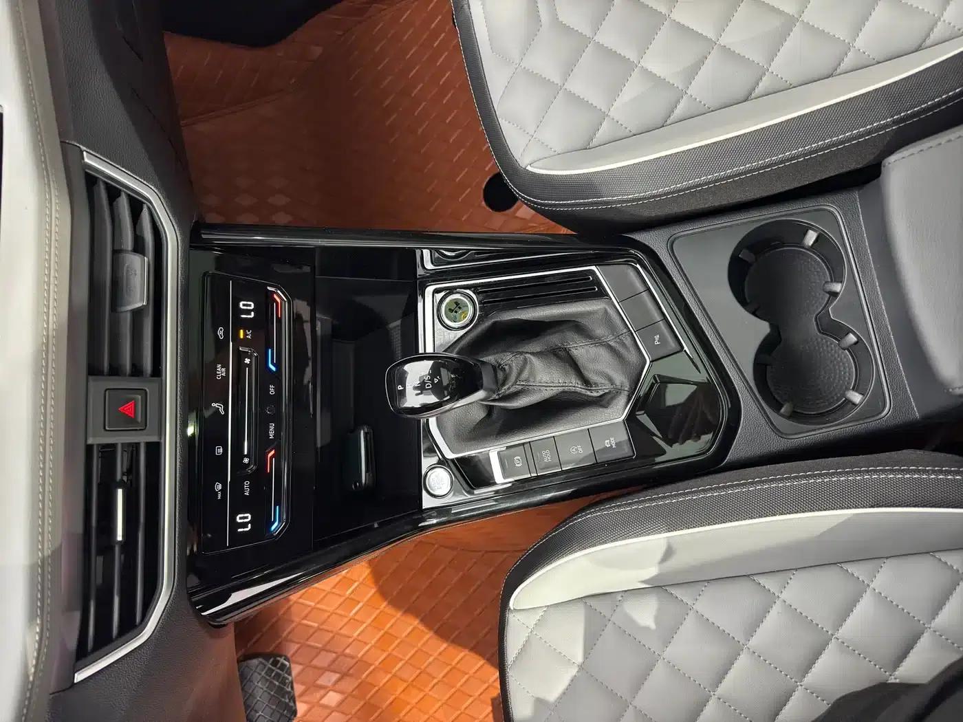 Tayron 2023 280TSI 2WD Luxury Plus Advanced Edition — миниатюра 13