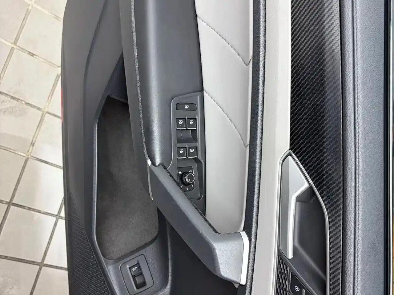 Tayron 2023 280TSI 2WD Luxury Plus Advanced Edition — миниатюра 17