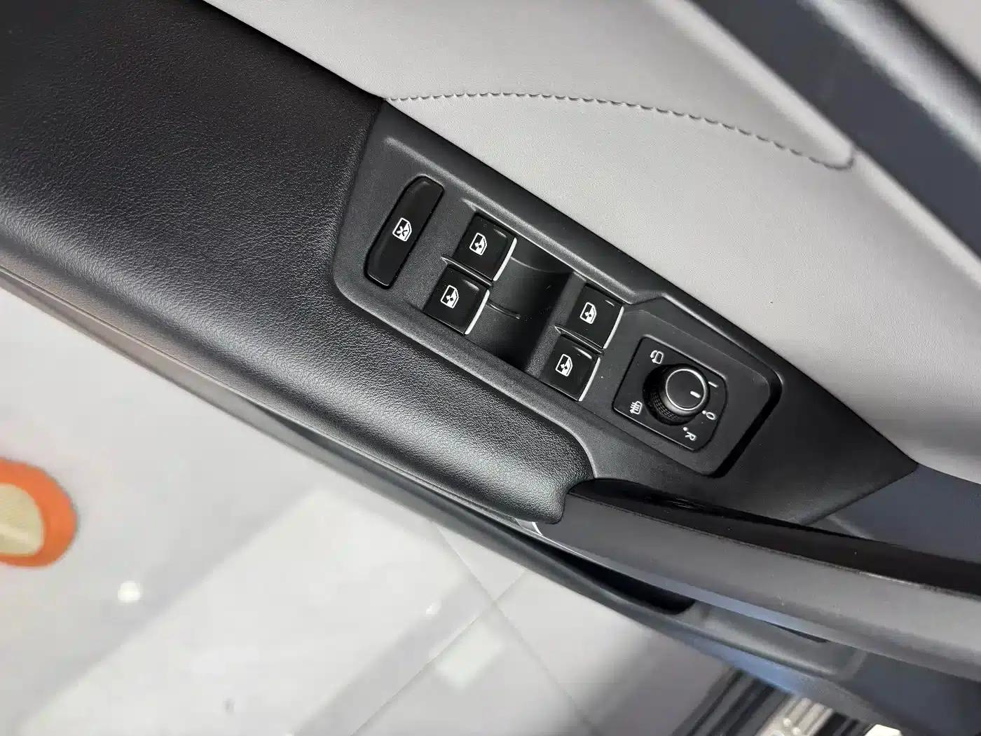 Tayron 2023 280TSI 2WD Luxury Plus Advanced Edition — миниатюра 9