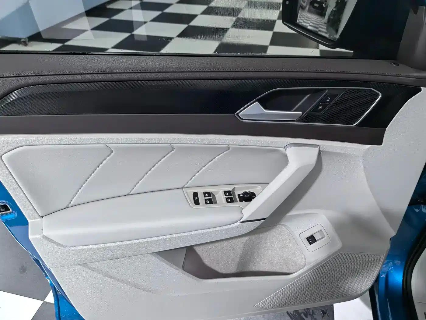 Tayron 2023 280TSI 2WD Luxury Plus Advanced Edition — миниатюра 11