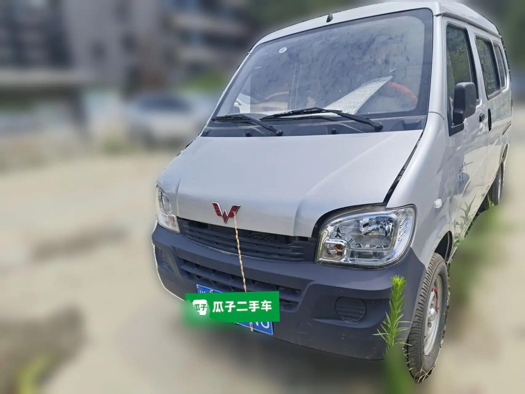 Wuling Zhiguang 2023 1.5L Practical Version 5/7 Seats — миниатюра 2
