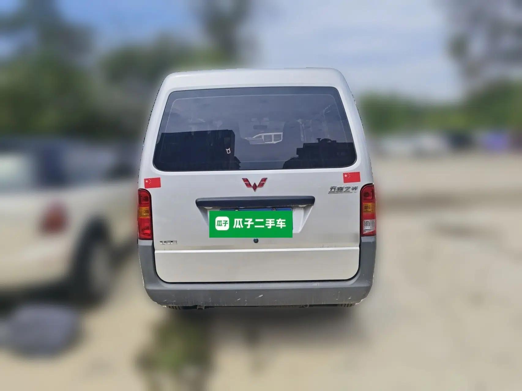 Wuling Zhiguang 2023 1.5L Practical Version 5/7 Seats — миниатюра 5