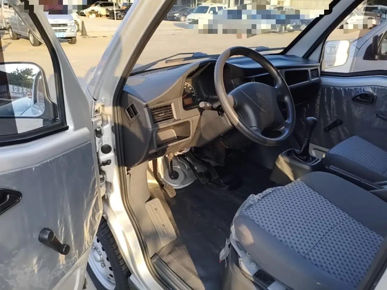 Wuling Zhiguang 2023 1.5L Practical Version 5/7 Seats — миниатюра 18