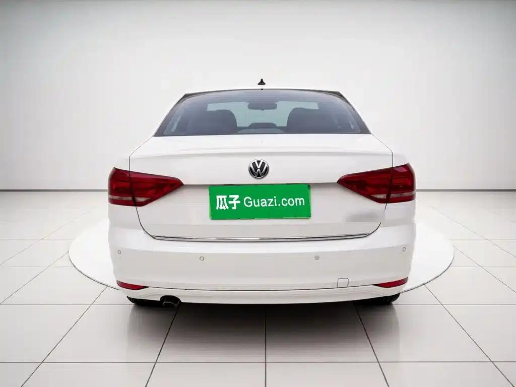 2017 Volkswagen Lavida 1.6L Automatic Comfort Edition — миниатюра 3