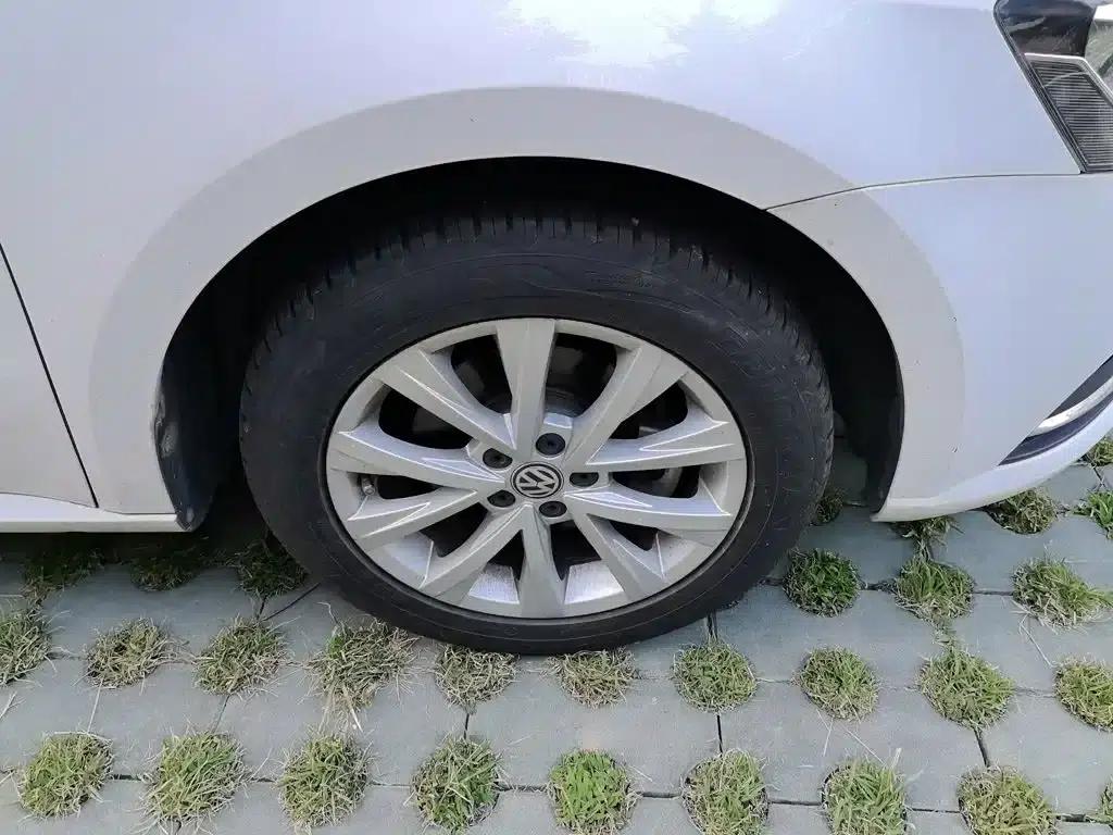 2017 Volkswagen Lavida 1.6L Automatic Comfort Edition — миниатюра 26