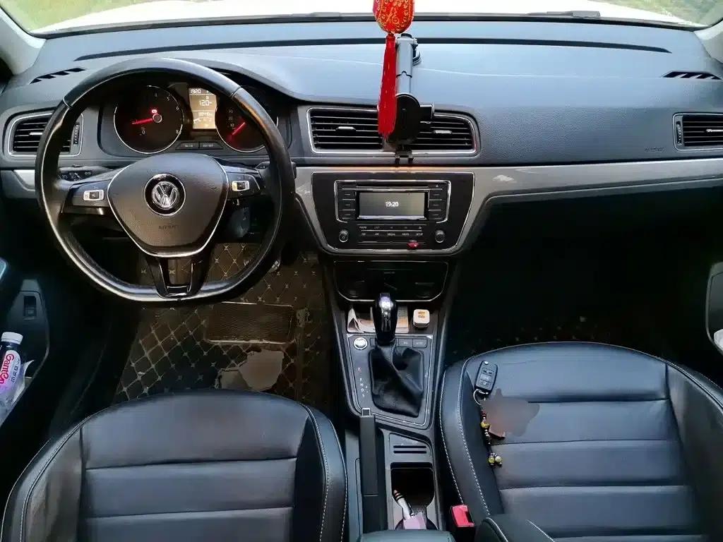 2017 Volkswagen Lavida 1.6L Automatic Comfort Edition — миниатюра 5