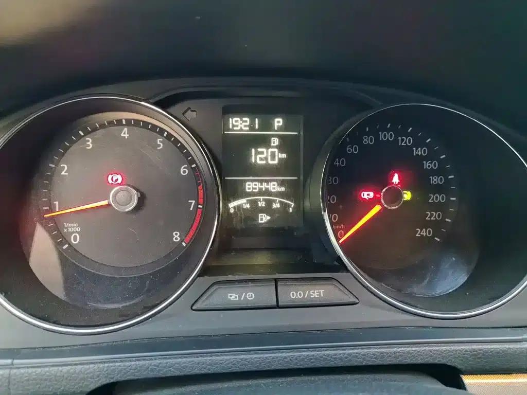 2017 Volkswagen Lavida 1.6L Automatic Comfort Edition — миниатюра 8