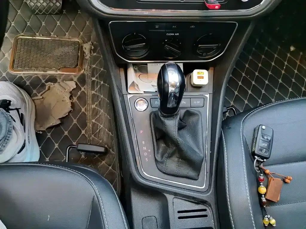 2017 Volkswagen Lavida 1.6L Automatic Comfort Edition — миниатюра 10