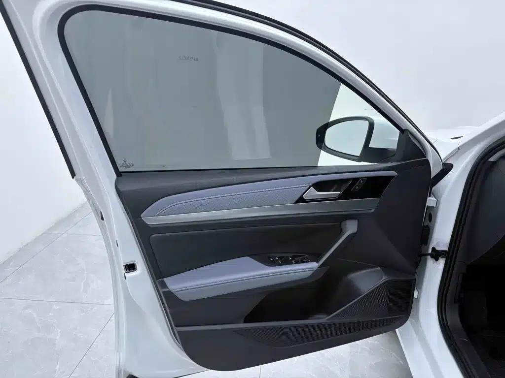 2024 Volkswagen Lavida 1.5L Automatic Starry Sky Five Million Edition — миниатюра 18