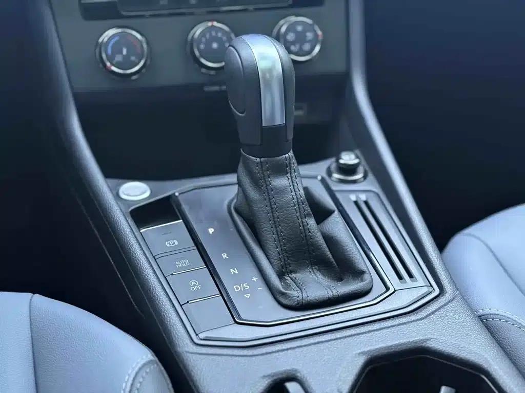 2024 Volkswagen Lavida 1.5L Automatic Starry Sky Five Million Edition — миниатюра 22