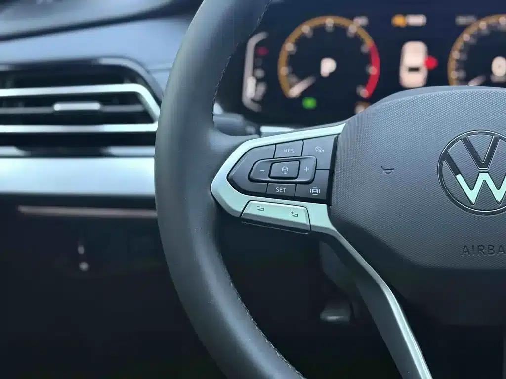 2024 Volkswagen Lavida 1.5L Automatic Starry Sky Five Million Edition — миниатюра 24