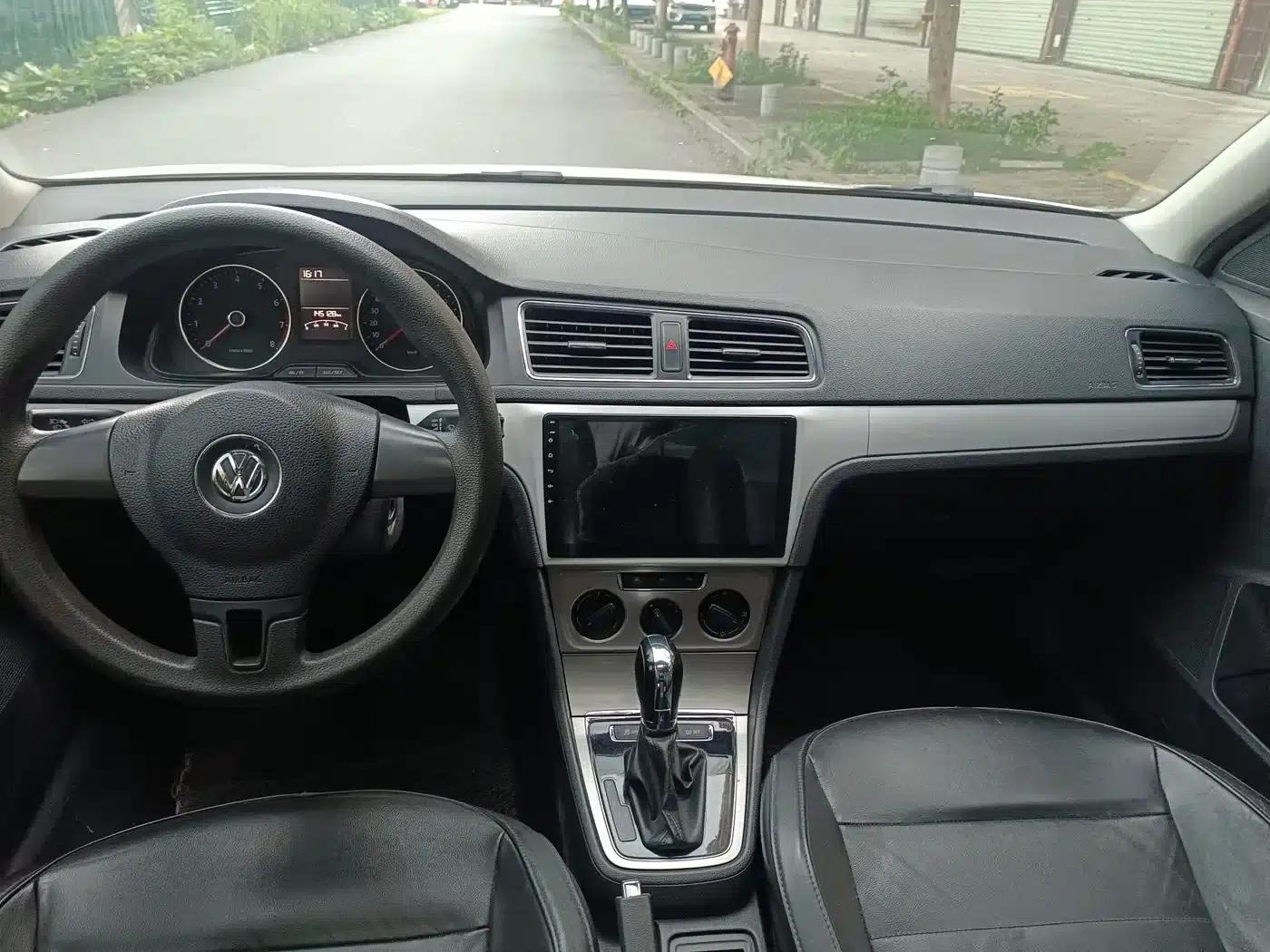 2013 Volkswagen Lavida Classic Facelift 1.6L Automatic Comfort Edition — миниатюра 8