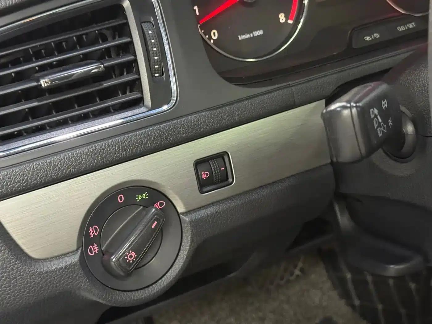 2013 Volkswagen Lavida Facelift 1.4TSI DSG Comfort Edition — миниатюра 12