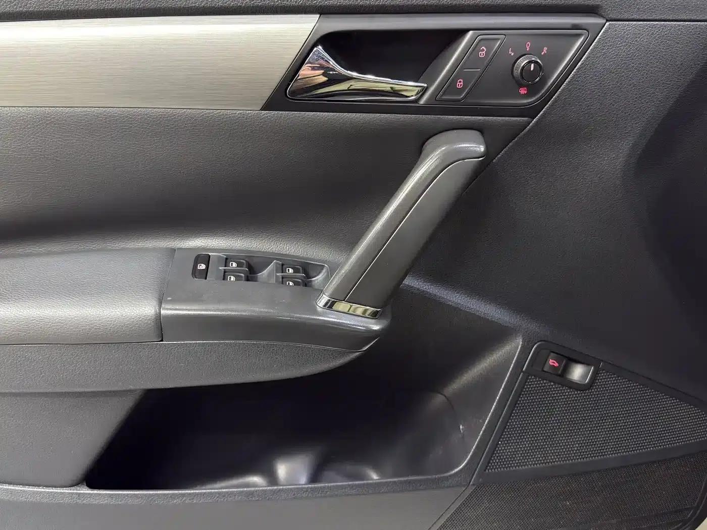 2013 Volkswagen Lavida Facelift 1.4TSI DSG Comfort Edition — миниатюра 13