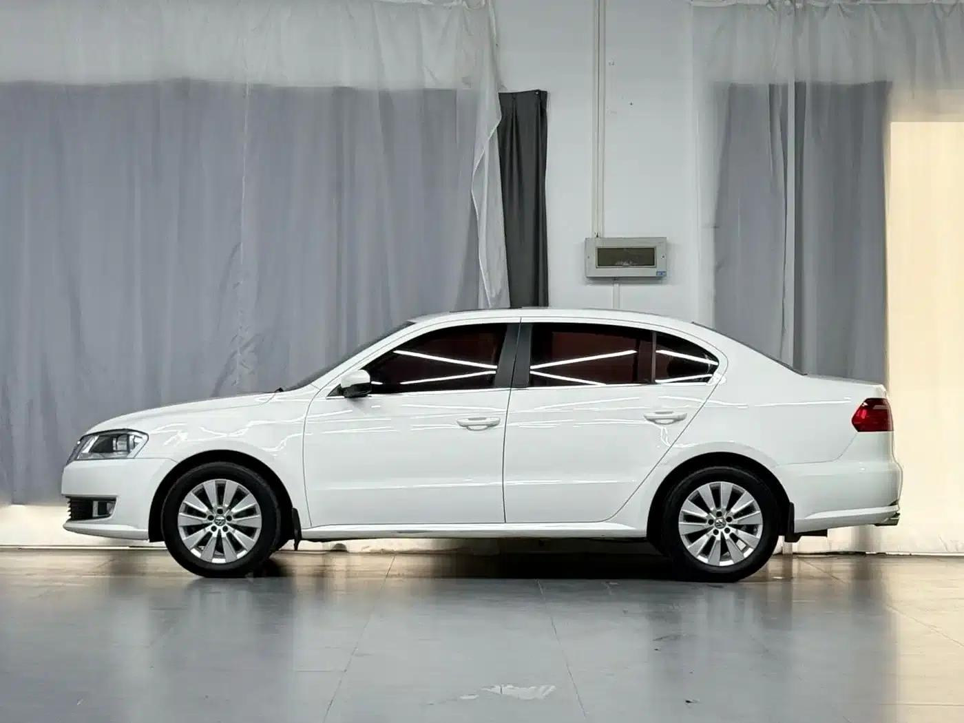 2013 Volkswagen Lavida Facelift 1.4TSI DSG Comfort Edition — миниатюра 4
