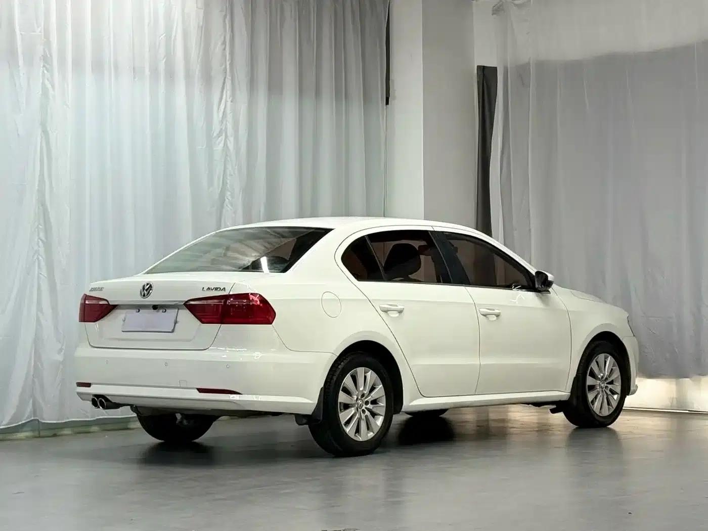 2013 Volkswagen Lavida Facelift 1.4TSI DSG Comfort Edition — миниатюра 5