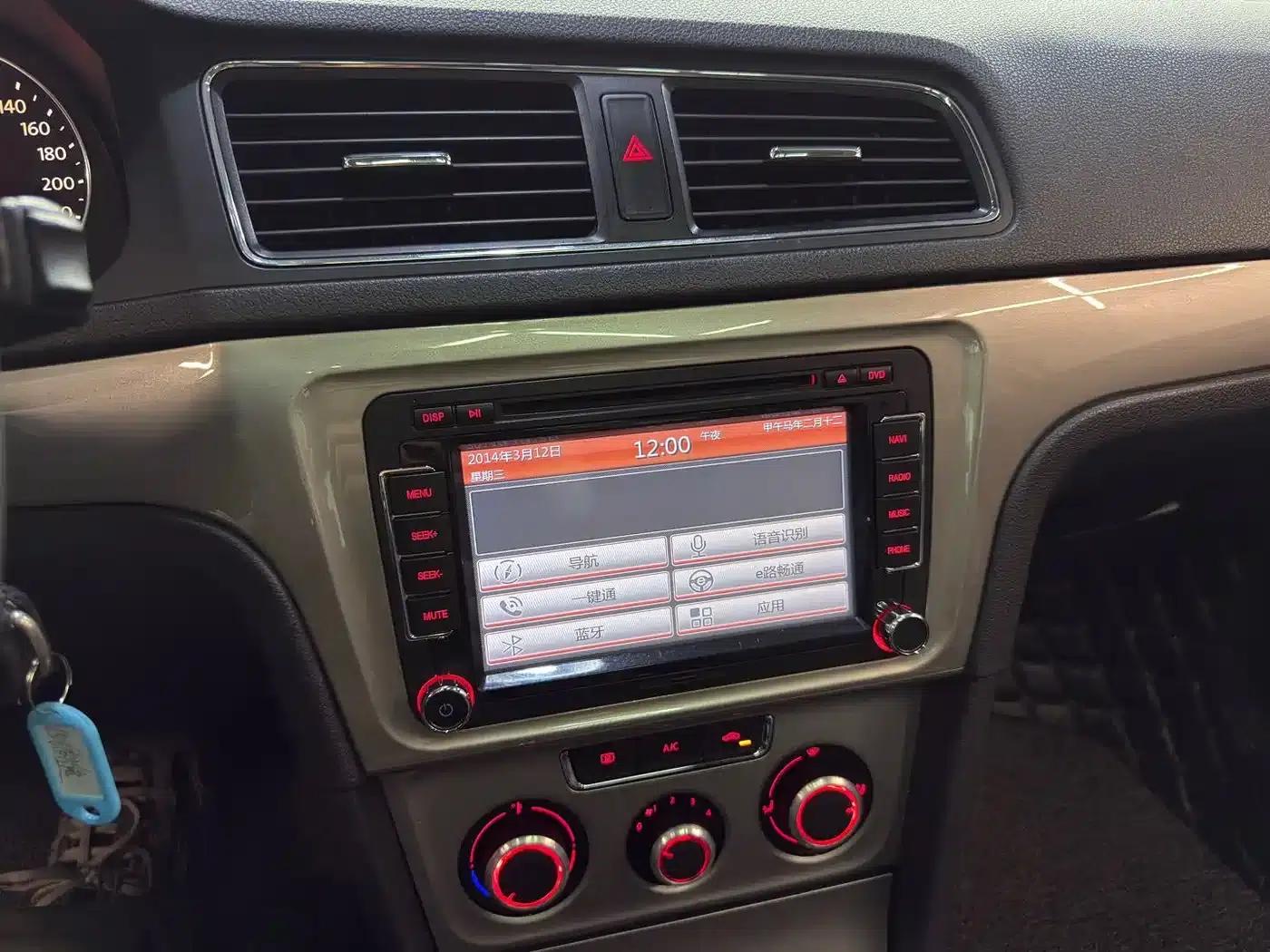 2013 Volkswagen Lavida Facelift 1.4TSI DSG Comfort Edition — миниатюра 10