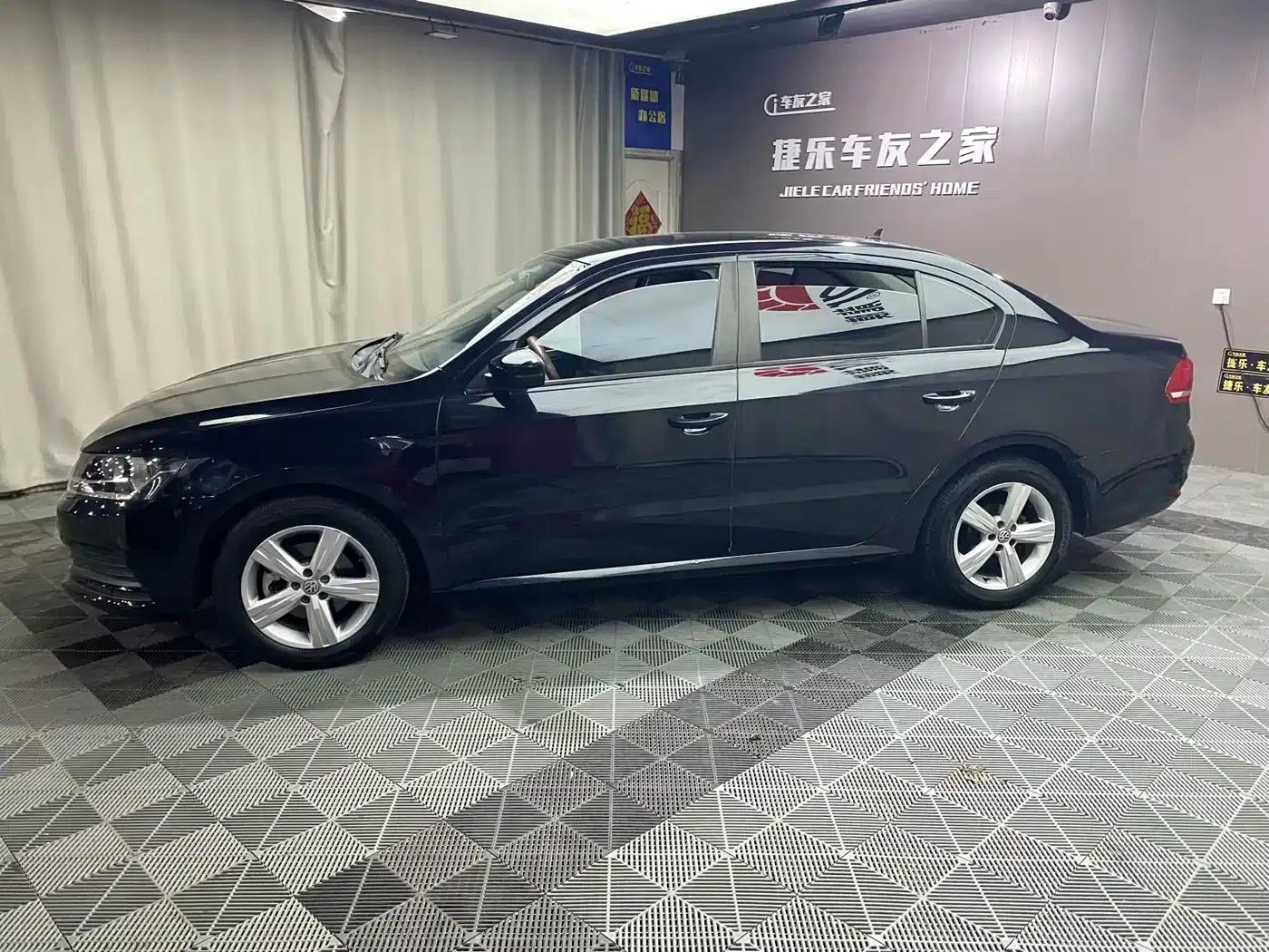 2017 Volkswagen Lavida 1.6L Automatic Fashion Edition — миниатюра 4