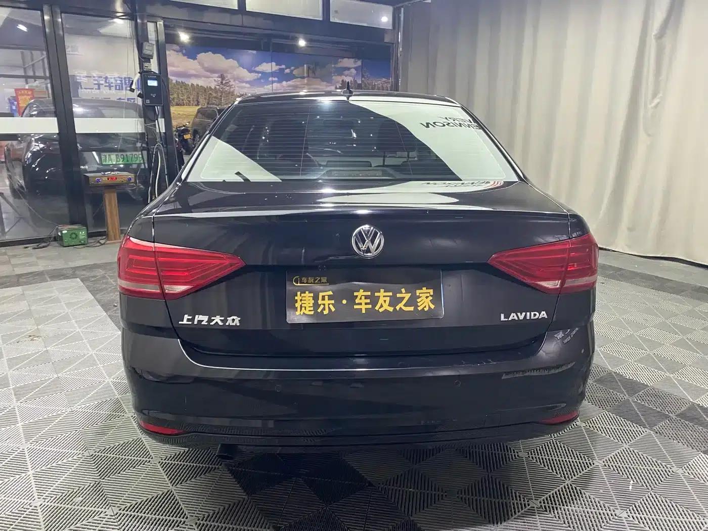 2017 Volkswagen Lavida 1.6L Automatic Fashion Edition — миниатюра 6