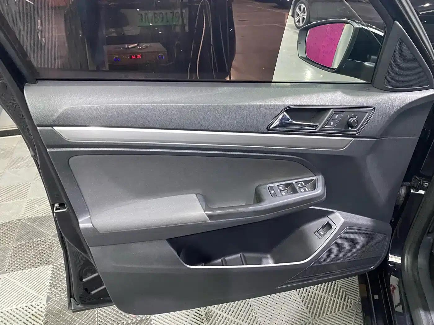 2017 Volkswagen Lavida 1.6L Automatic Fashion Edition — миниатюра 8