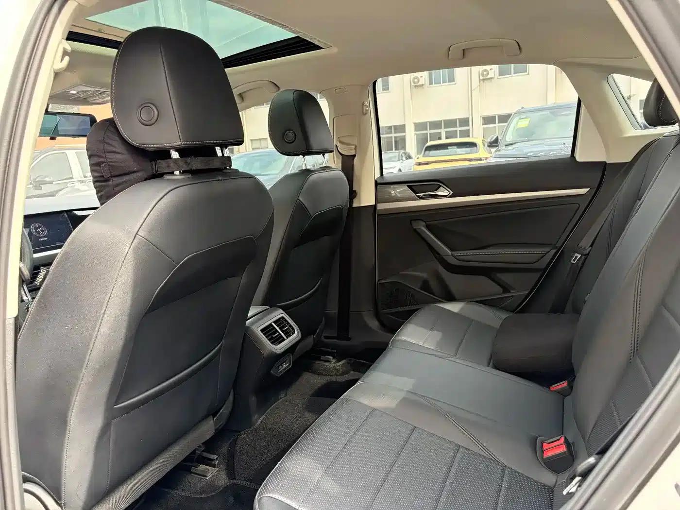2021 Volkswagen Lavida 1.5L Automatic Comfort Edition — миниатюра 6