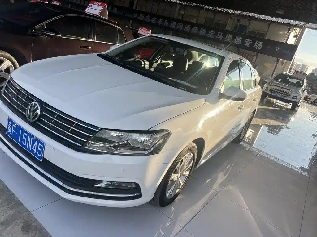 2017 Volkswagen Lavida 1.6L Automatic Comfort Edition — миниатюра 2