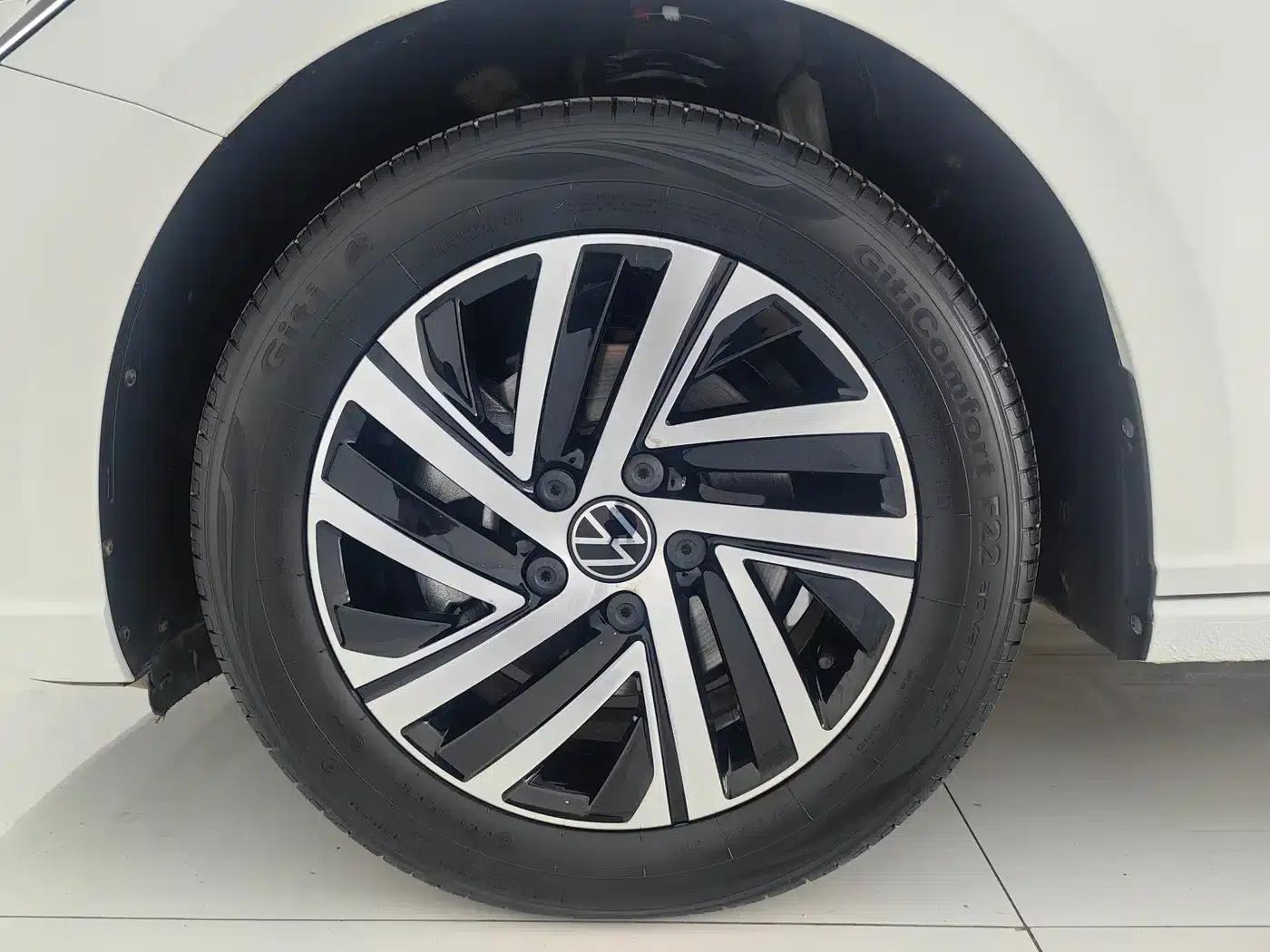 2023 Volkswagen Lavida 300TSI DSG Full Comfort Edition — миниатюра 12