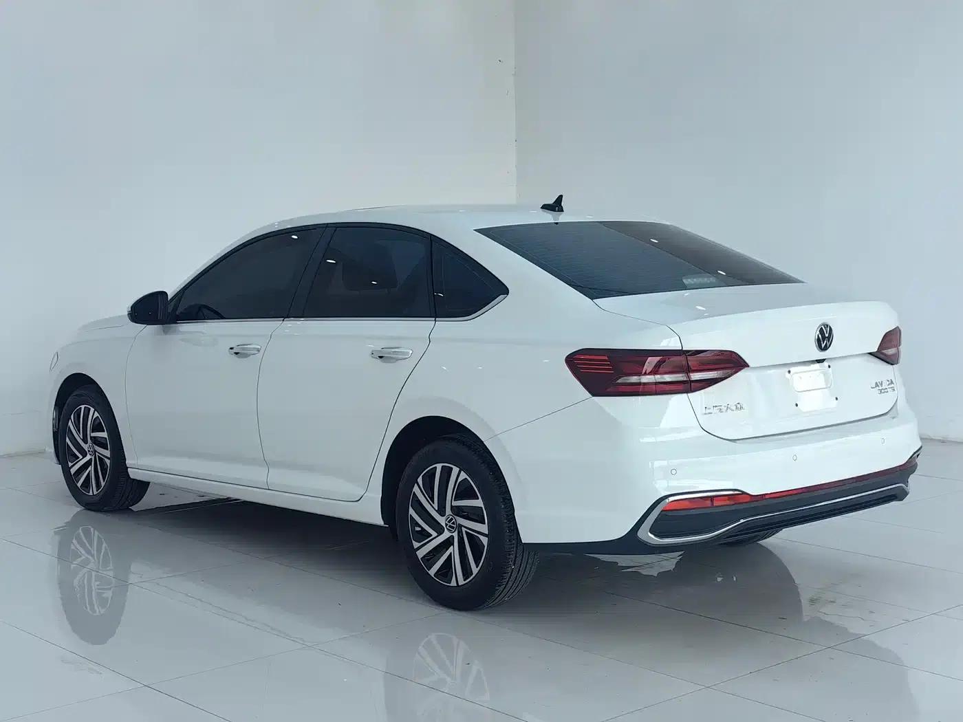 2023 Volkswagen Lavida 300TSI DSG Full Comfort Edition — миниатюра 4