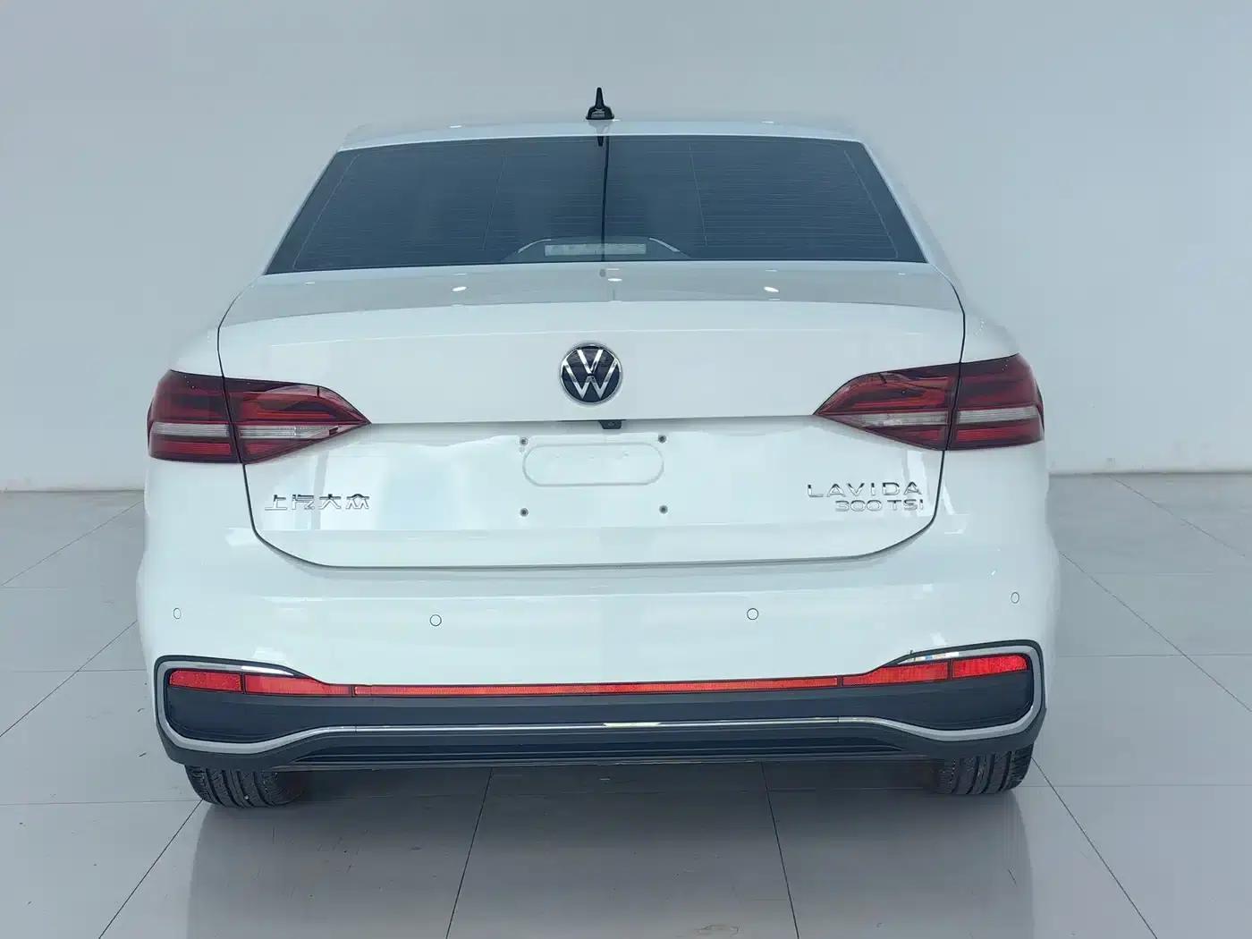 2023 Volkswagen Lavida 300TSI DSG Full Comfort Edition — миниатюра 5