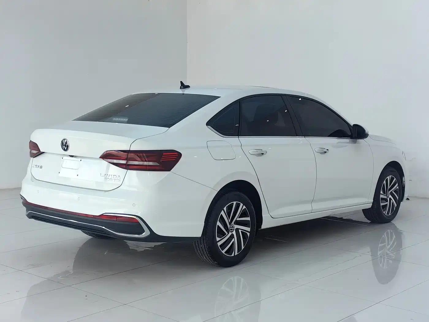 2023 Volkswagen Lavida 300TSI DSG Full Comfort Edition — миниатюра 6
