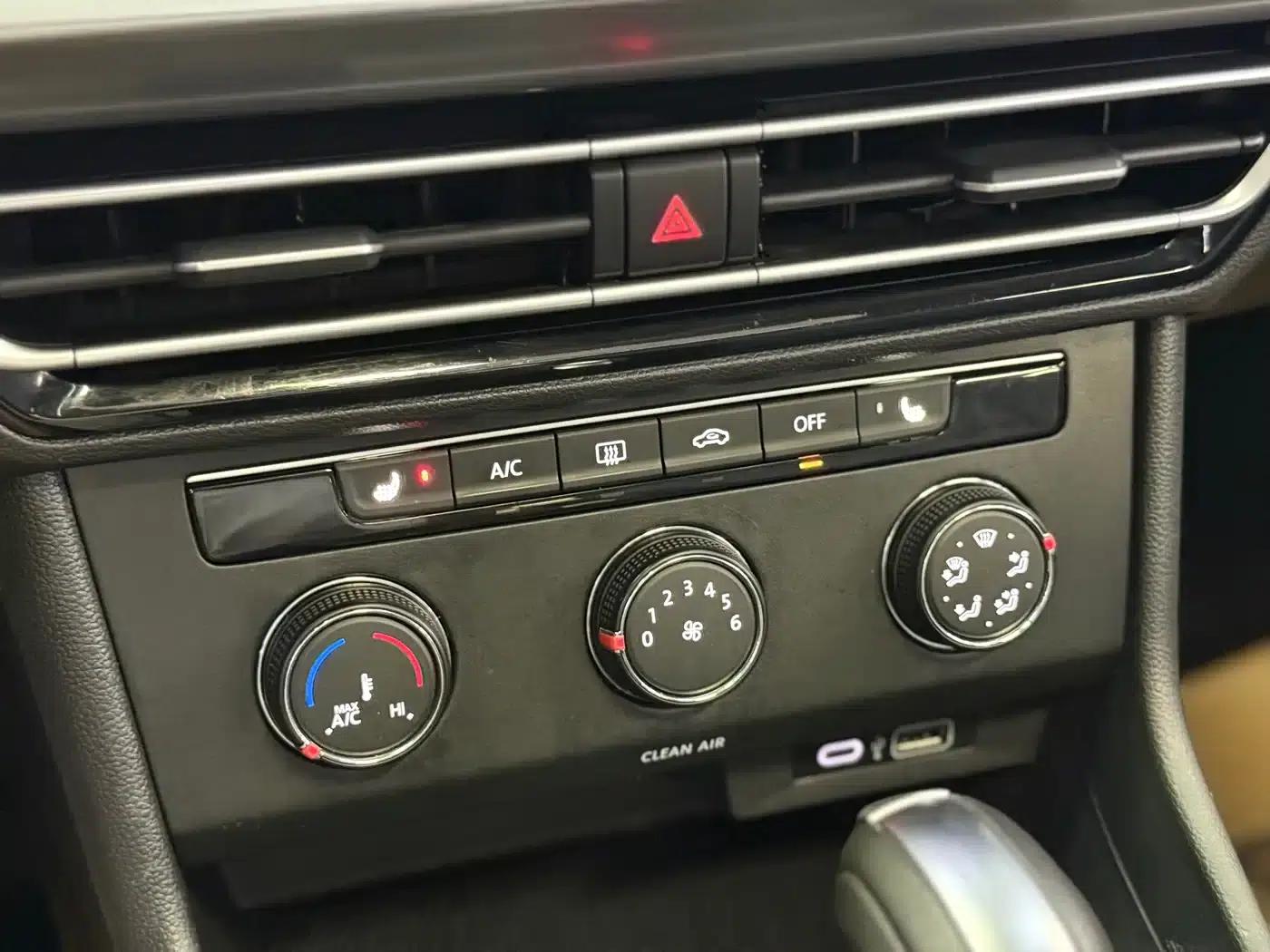 2024 Volkswagen Lavida 1.5L Automatic Starry Sky Five Million Edition — миниатюра 14