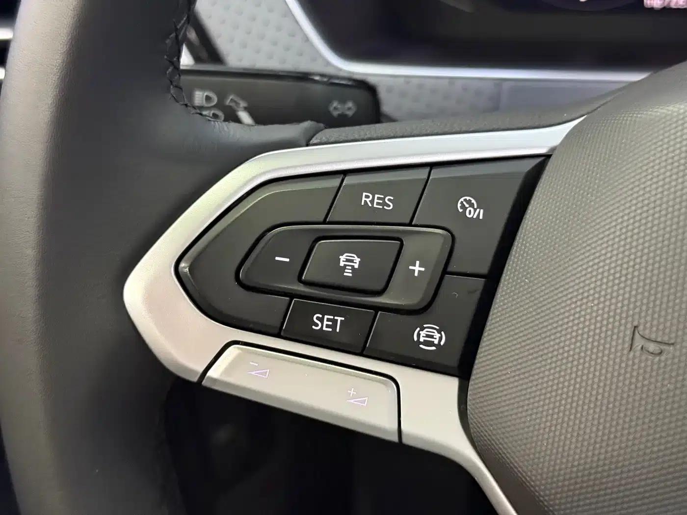 2024 Volkswagen Lavida 1.5L Automatic Starry Sky Five Million Edition — миниатюра 17