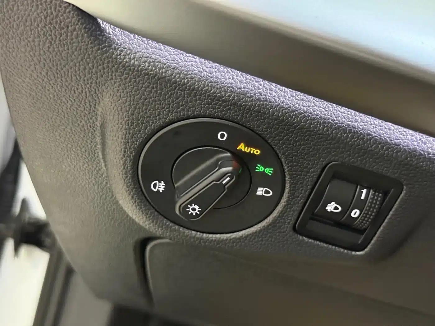 2024 Volkswagen Lavida 1.5L Automatic Starry Sky Five Million Edition — миниатюра 18