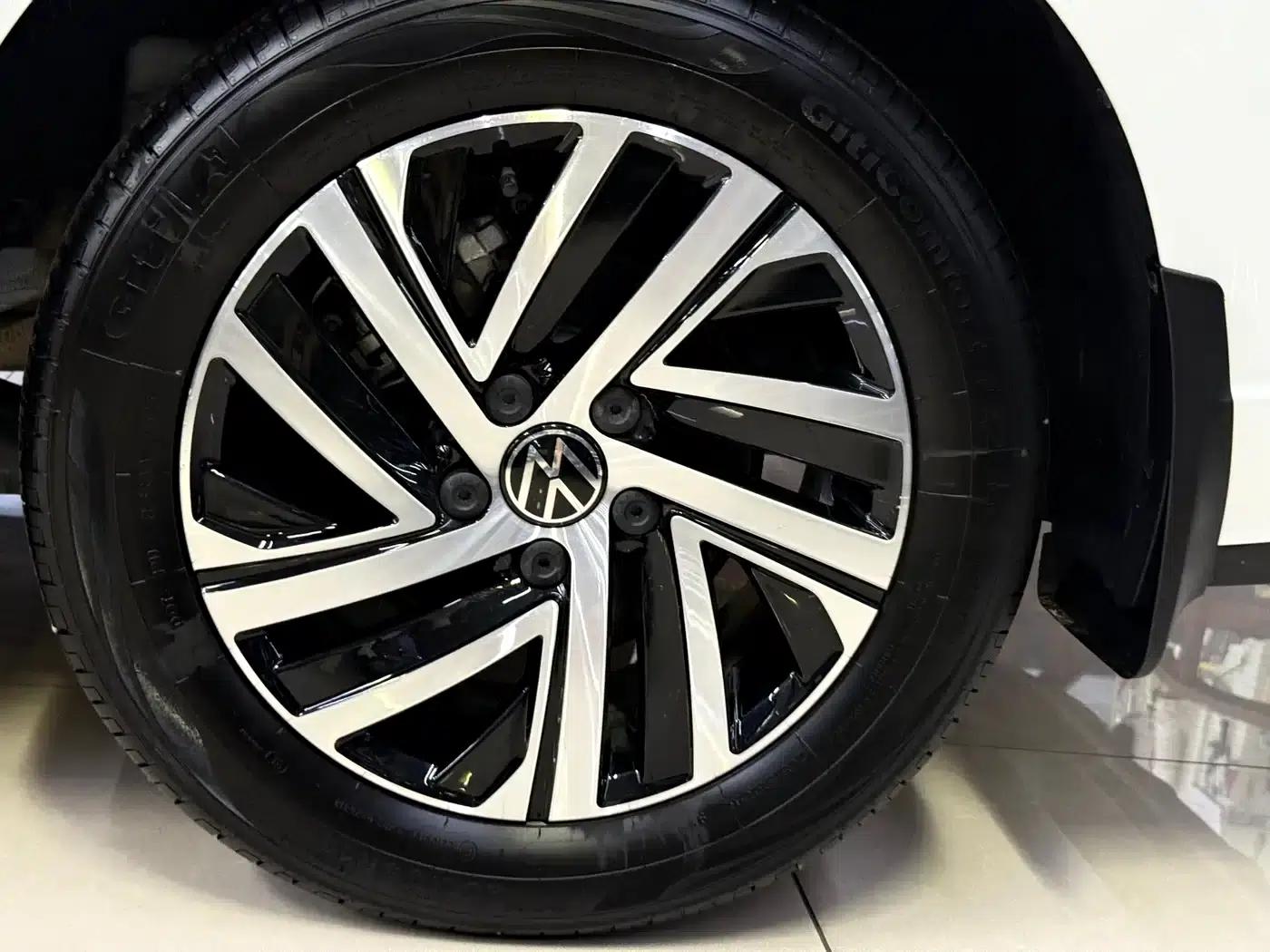 2024 Volkswagen Lavida 1.5L Automatic Starry Sky Five Million Edition — миниатюра 23