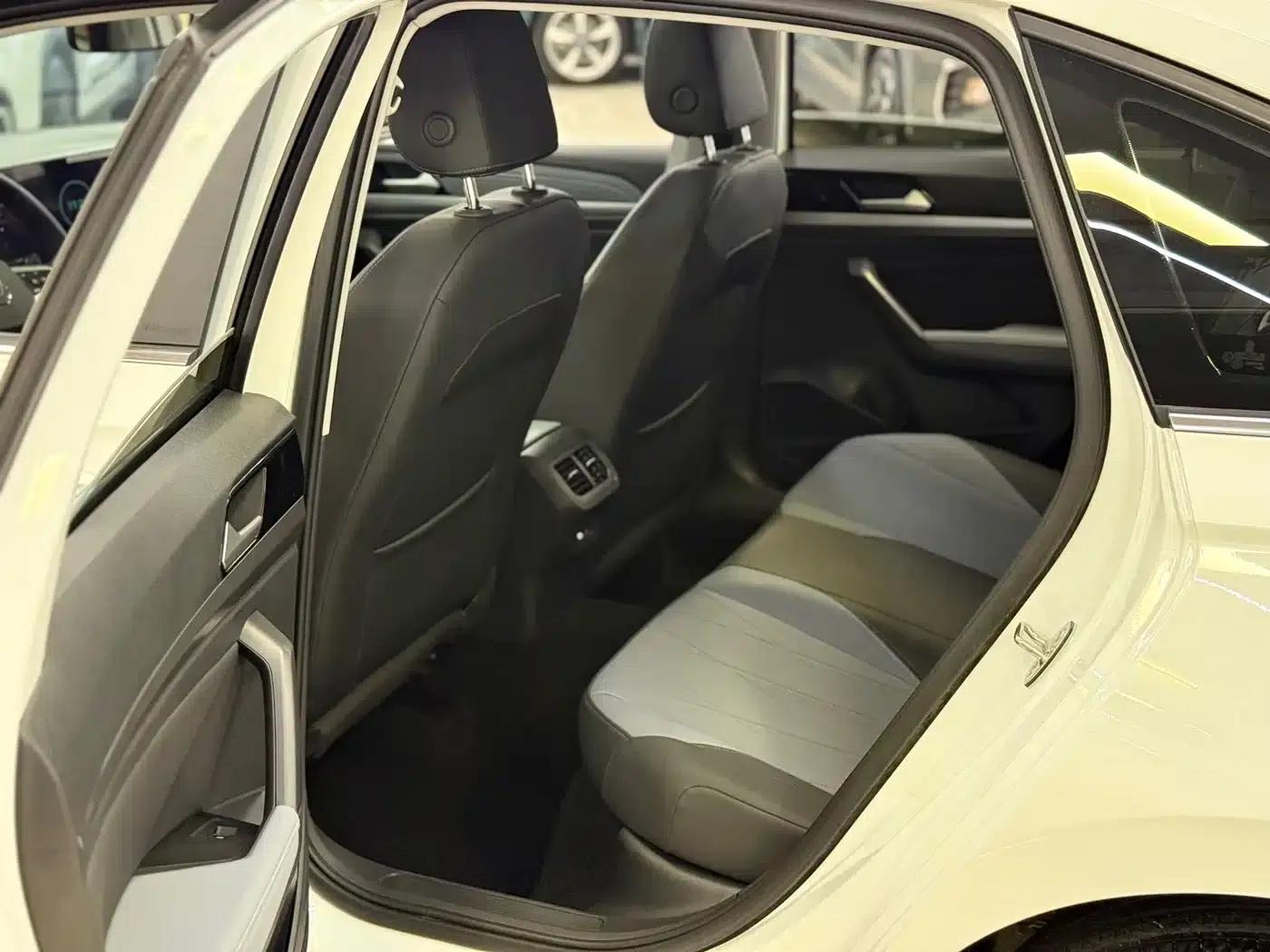 2024 Volkswagen Lavida 1.5L Automatic Starry Sky Five Million Edition — миниатюра 10