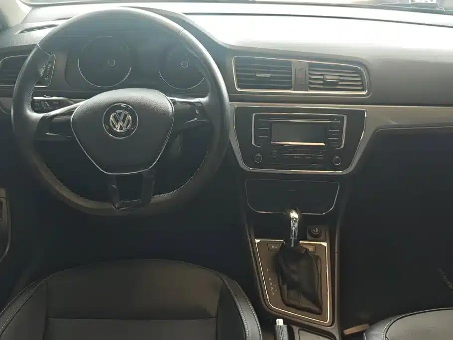 2015 Volkswagen Lavida 1.6L Automatic Comfort Edition — миниатюра 12